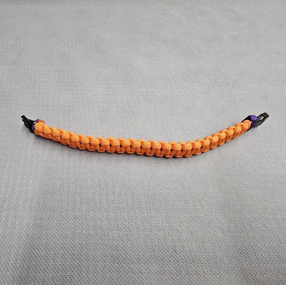 Orange paracord braclet - Picture 3 of 7